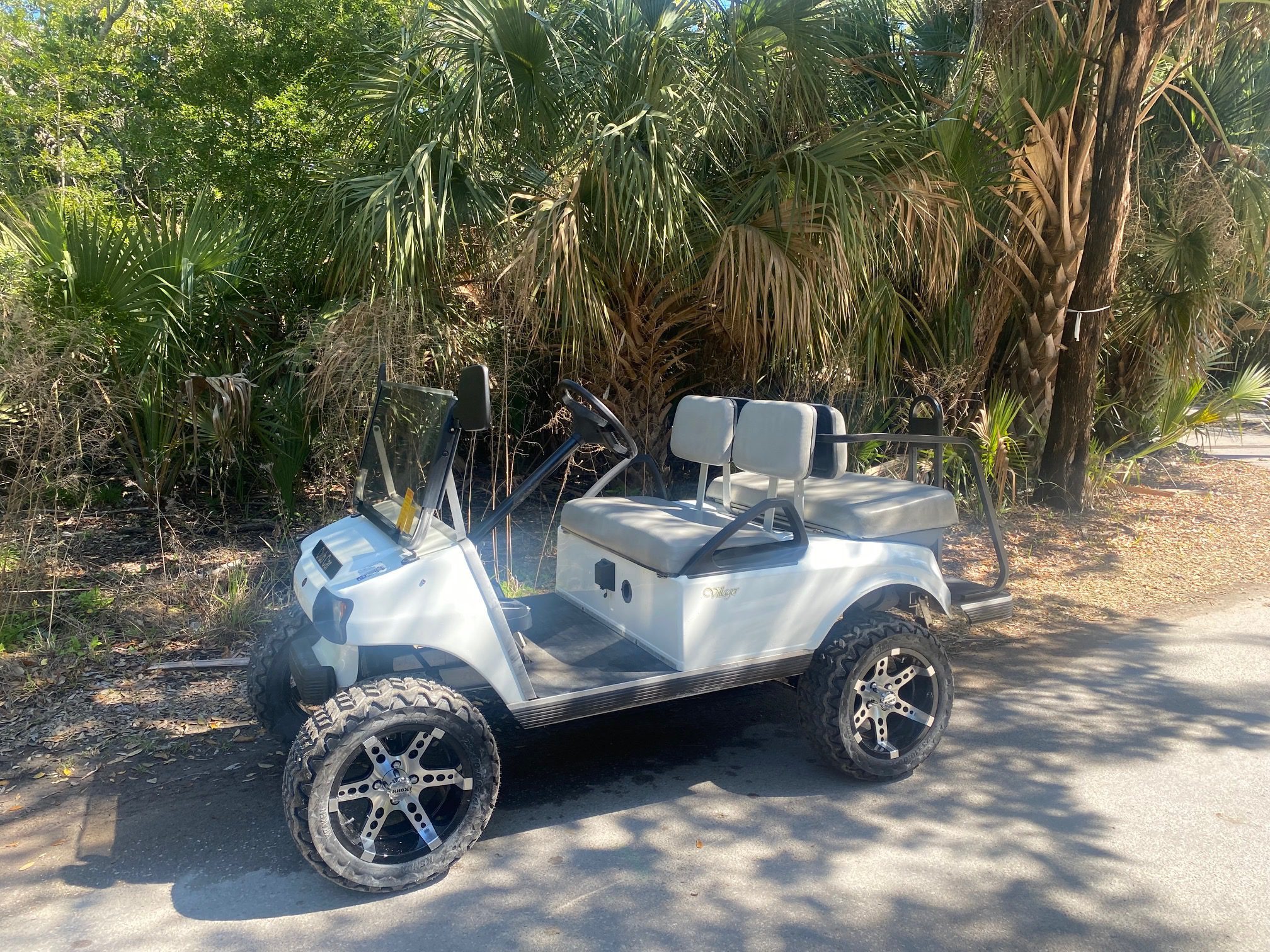 Club Car DS Lifted Convertible White